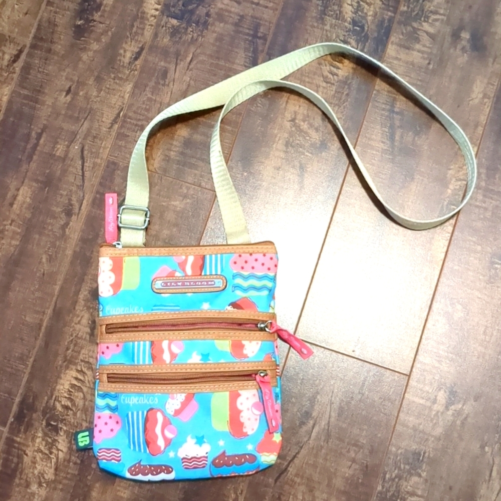 Lily bloom cupcakes crossbody 🧁